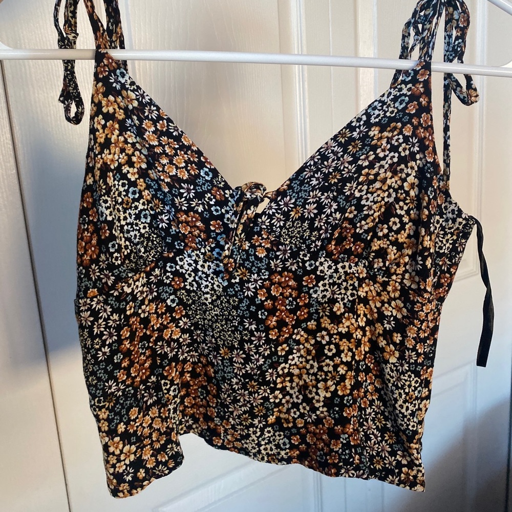 Melrose flowery top